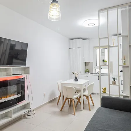 Appartement Cozy Qualis At Coresi Mall